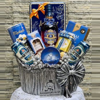 Địa chỉ bán Giỏ Quà Tết Rượu Chivas 18 giá rẻ